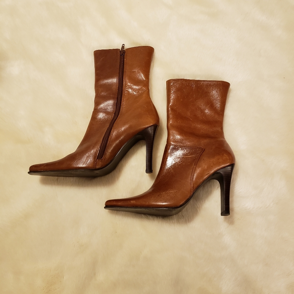 Brown leather mid calf leather boots 7.5 joesie